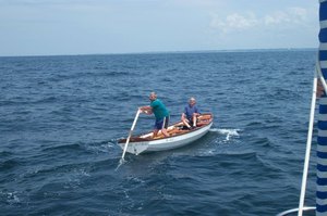 La mer est grande et le bateau petit...